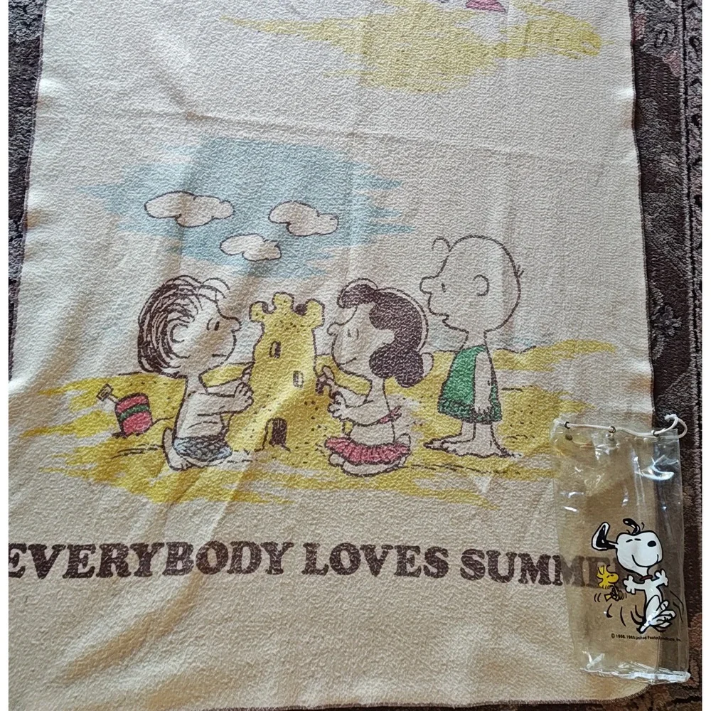 Chatham Peanuts Blanket 72x42‎ Cream Everybody Loves Summer Snoopy Vintage